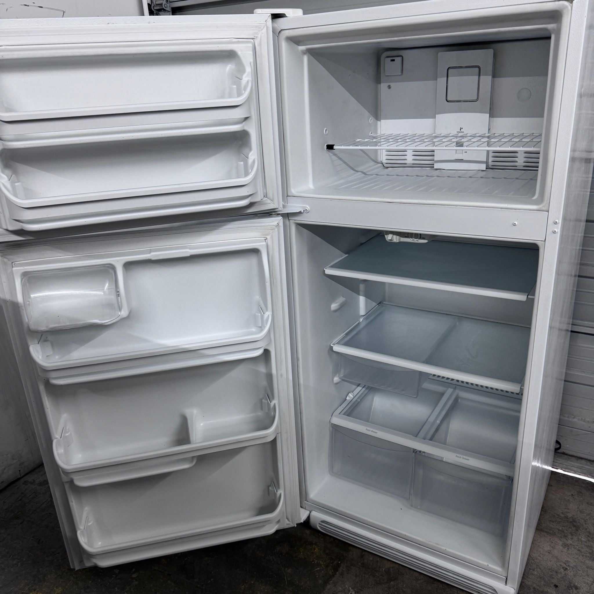 Frigidaire Top and Bottom Refrigerator Frigidaire Top and Bottom Refrigerator